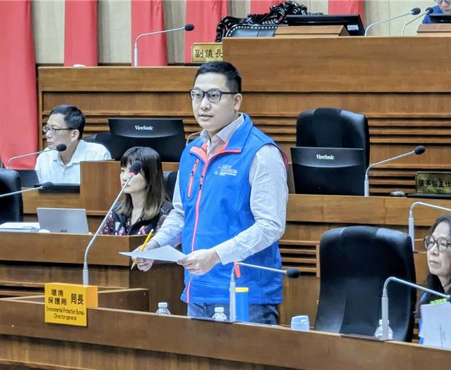 基隆市环保局长马仲豪表示，公益青年电动机车专案将新增两个电动机车厂牌参与，预计将于下半年纳入专案。（张志康摄）