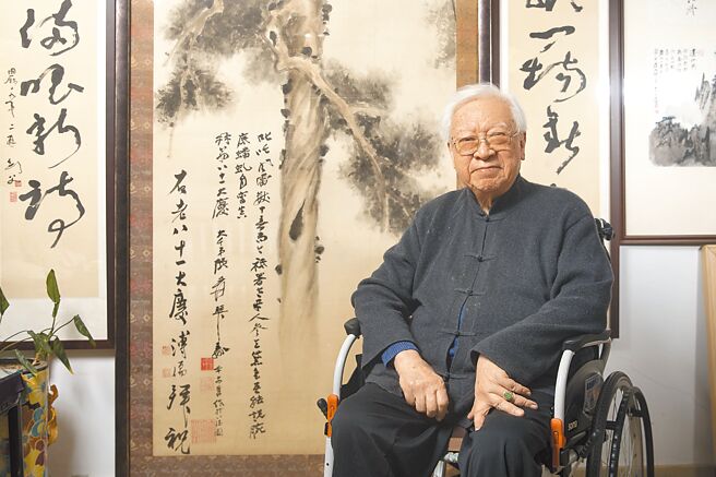 文化大學感念歐豪年教授一生於藝術教育的卓越貢獻，將於校內舉辦「御風而行─歐豪年教授紀念展」。圖為歐豪年2022年1月6日接受本報專訪。（本報資料照片）