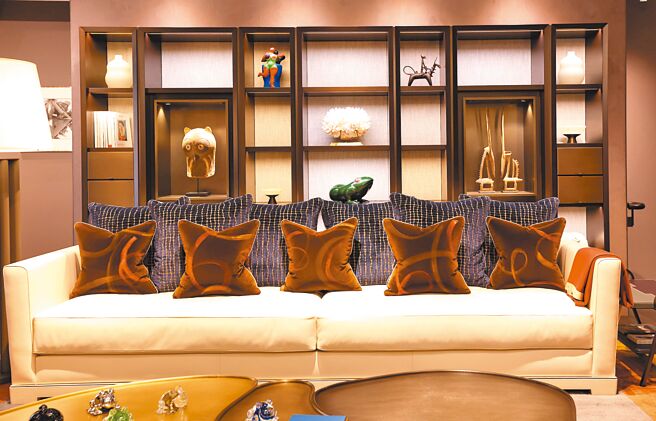 「Taipei Promemoria House」提供獨特的門市體驗，滿足客製化族群。（陳俊吉攝）