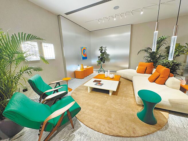 從米蘭設計周作品來看，易英謨指出白、磚紅、綠色為2024家具流行色。（古明弘攝）