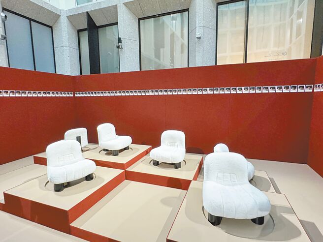 Loro Piana與Arflex合作的Botolo座椅，以頂級羊絨和絲綢混織包裹表面。（古明弘攝）