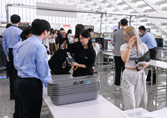 屏東高中學生出國比賽奪冠 機票被蓋「SSSS」險回不來