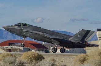 F-35新机塞爆停机坪出不了手 洛马问题大了