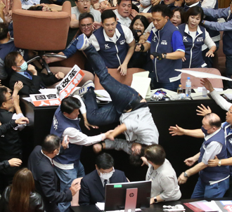 藐視國會罪一般人也受影響？陳菁徽列9大QA：揭穿民進黨噁心謊言