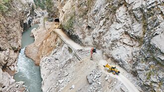 台8、9線震後邊坡修復 拚年底前完工