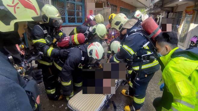瑞芳東和路上一間民宅今早發生火警。( 葉庭欣/翻攝 )