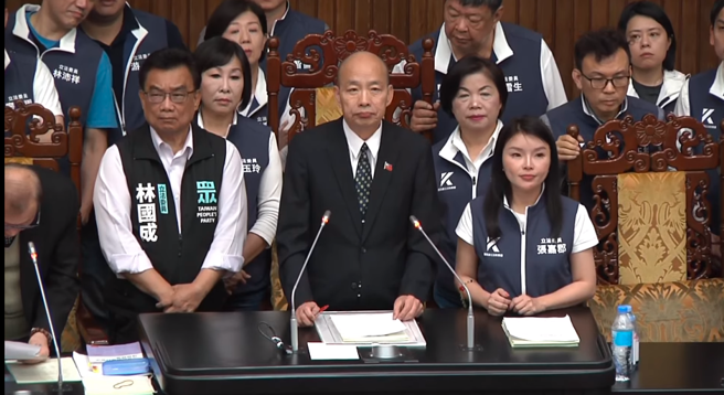 韩国瑜现身。（取自直播）