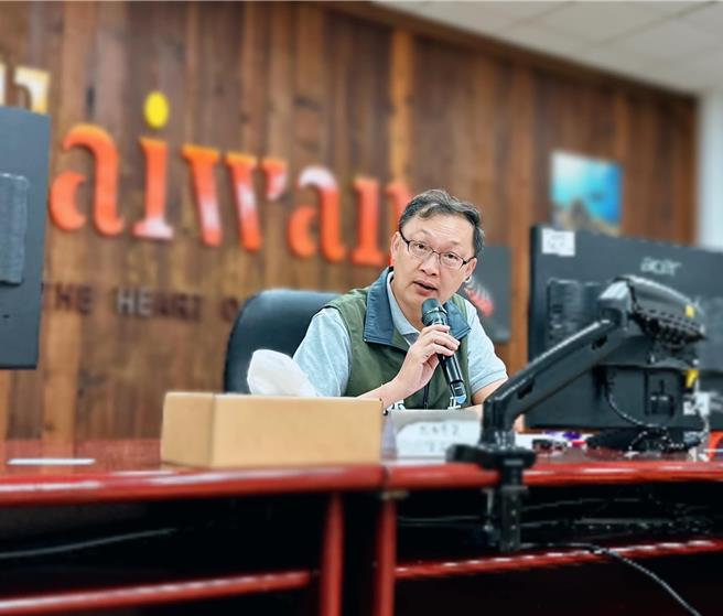 立法委员徐富癸等屏东立委提案修人口门槛，希望保住屏县议员席次，让民意管道不致减损。（徐富癸提供）