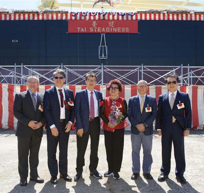 台航新造6萬4千噸級散裝貨輪「臺健輪」，已16日在日本大島造船所舉行命名交船典禮。（台航提供）