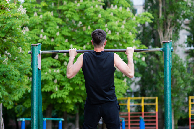 大陸一名50幾歲男子進行吊頸健身時，不慎把自己吊死。(圖:shutterstock/達志)