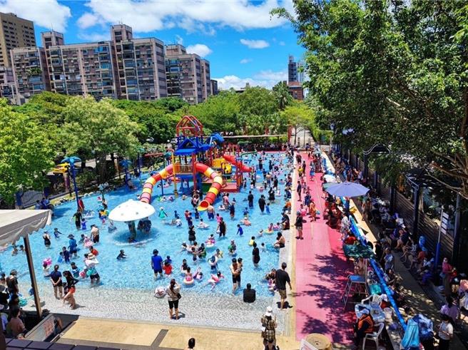 园内有儿童溜滑梯、各式水柱、水瀑等消暑游戏设施，预期每日可吸引上千人涌入。（台北自来水事业处提供／刘玮晴台北传真）