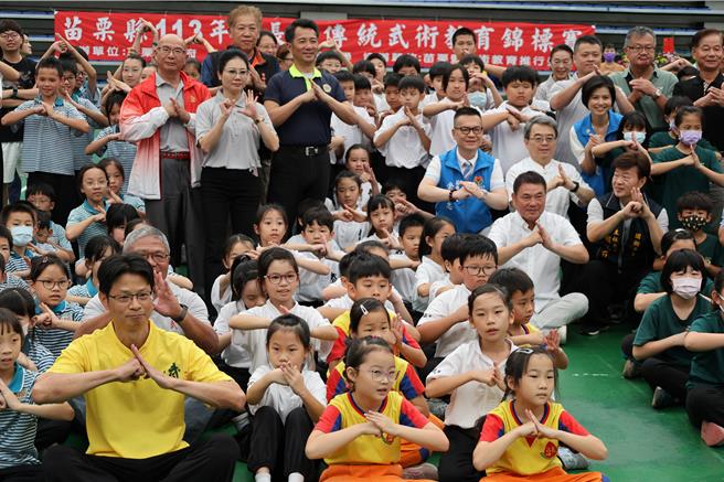 苗栗縣長盃武術比賽17日上午在苗栗市巨蛋體育館登場。（謝明俊攝）