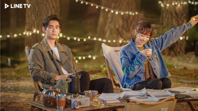 《另一種藍》周渝民（左）、宋茜首度合作。（LINE TV提供）