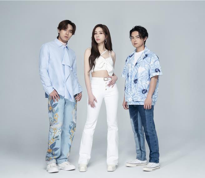 告五人甫获金曲奖入围，再获新代言。（图／相信音乐提供）