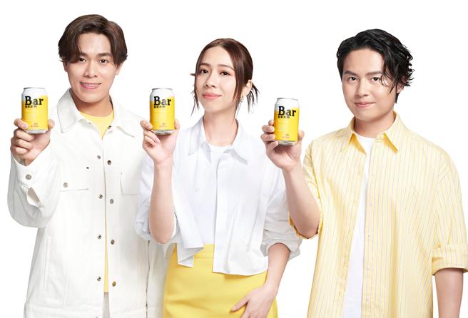 告五人甫获金曲奖入围，再获新代言。（图／相信音乐提供）