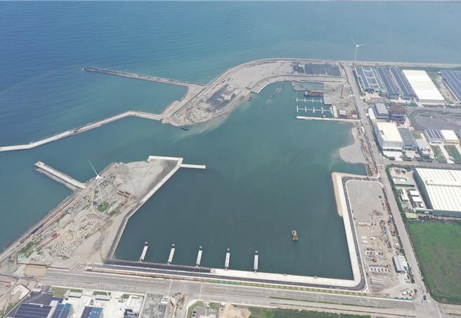 彰濱離岸風電運維基地運維港工程已經完工。（彰化縣政府提供／孫英哲傳真）