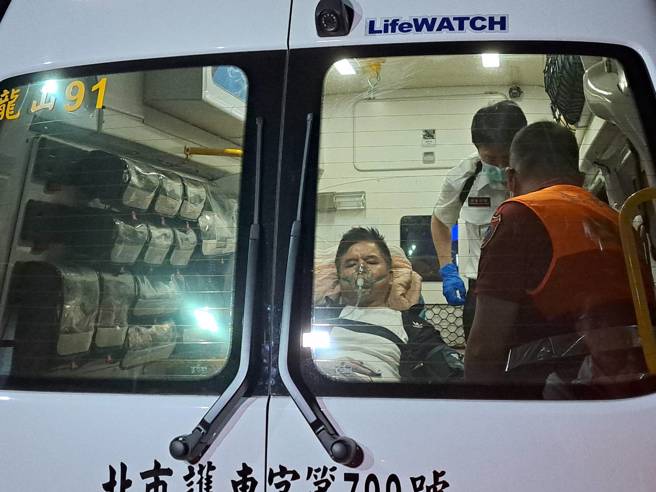 5立委送医继续表决！绿委怒喊：韩国瑜还要硬干。庄瑞雄送医画面。（游念育摄）