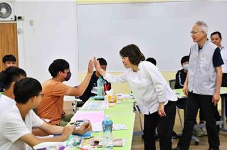 國中會考首日 嘉義5考場5630名考生報名應試