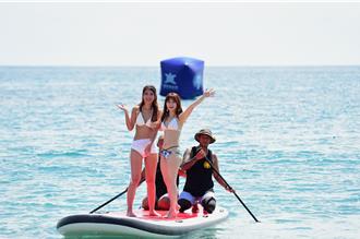 东浪嘉年华台东杉原湾登场 比基尼妹火辣鸣枪开球