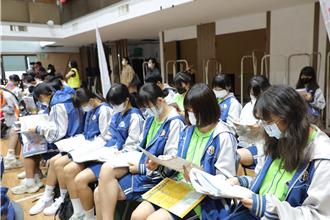 國中會考台南1萬5362人應試 考生狂冒汗直呼：太緊張