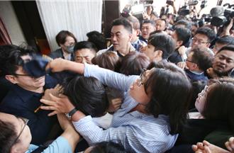 遭控打駐衛警   民進黨立委王美惠臉書道歉了！