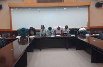 阿龍抄襲案難抵網友砲轟 台文館道歉3度鞠躬