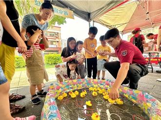 假日公益市集桃園消防愛心宣導 孩童闖關學防災