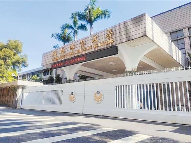 行政院已核定「警察、消防、移民、空中勤务机关轮班轮休人员深夜危劳性勤务津贴支给表」，自今年6月1日起，针对0时至6时深夜第一线执行勤务的同仁，支给每小时新台币100元的实质补贴。（本报资料照片）