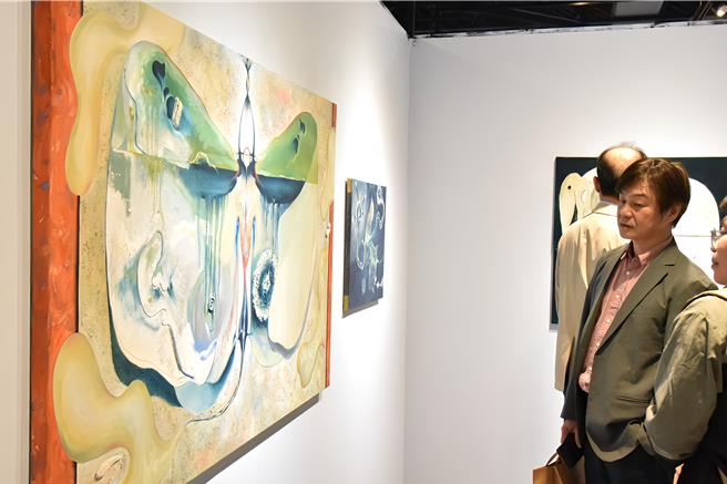 華梵美術系特地為去年病逝的朱奕蒨同學設立畢展紀念專區。（華梵大學提供）