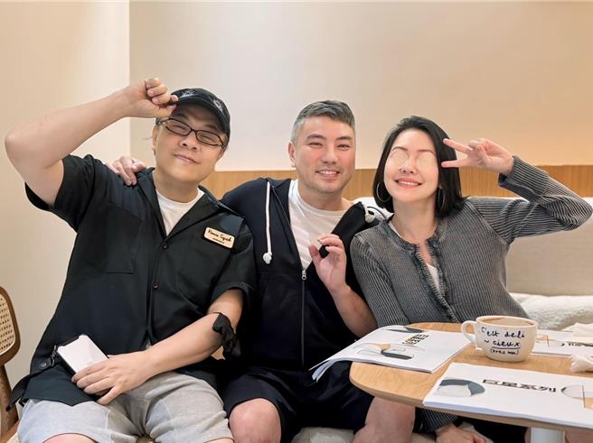 蔡康永（左起）、詹仁雄、小S日前相聚。（摘自詹仁雄臉書）