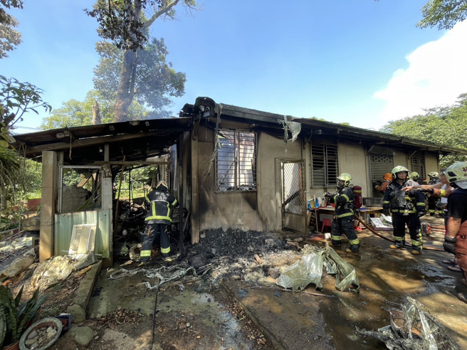 新北市林口區忠福路一處農舍18日下午傳出火警。( 葉庭欣/翻攝 ) 