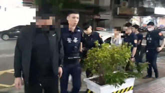 暗夜巨響賓士車被砸毀 行車糾紛撂人報復！5惡煞遭逮2在逃