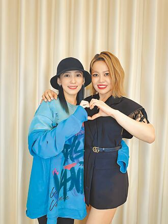 戴爱玲闪亮开唱忆初恋