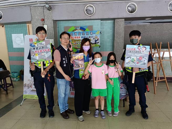 桃园警察分局结合「桃园市113年身心障碍嘉年华」活动，在桃园巨蛋体育馆办理预防犯罪、妇幼、交安及廉政反贪宣导。(警方提供／蔡依珍桃园传真)