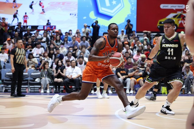 葛拉汉19日贡献14分、14篮板。(领航猿提供)