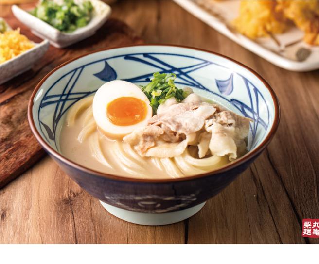 天母SOGO新开幕丸亀制麵豚骨乌龙麵。（SOGO提供）