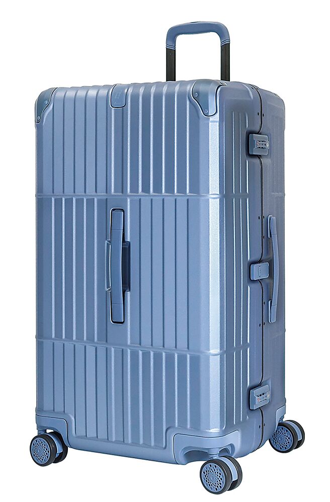 廣三SOGO推「Departure 異形鋁框行李箱」27至29吋，原價1萬5800至1萬7800元、特價1萬3430至1萬5130元。（廣三SOGO提供）