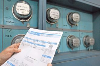 用2922度電他喊「已裸睡」 台電點3吃電怪獸：換季要關