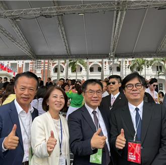 參加520正副總統就職  黃偉哲與綠營3首長難得同框合影