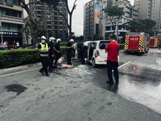 新北槍響！「6條通」通緝犯開車拒捕衝撞 警方開3槍逮人