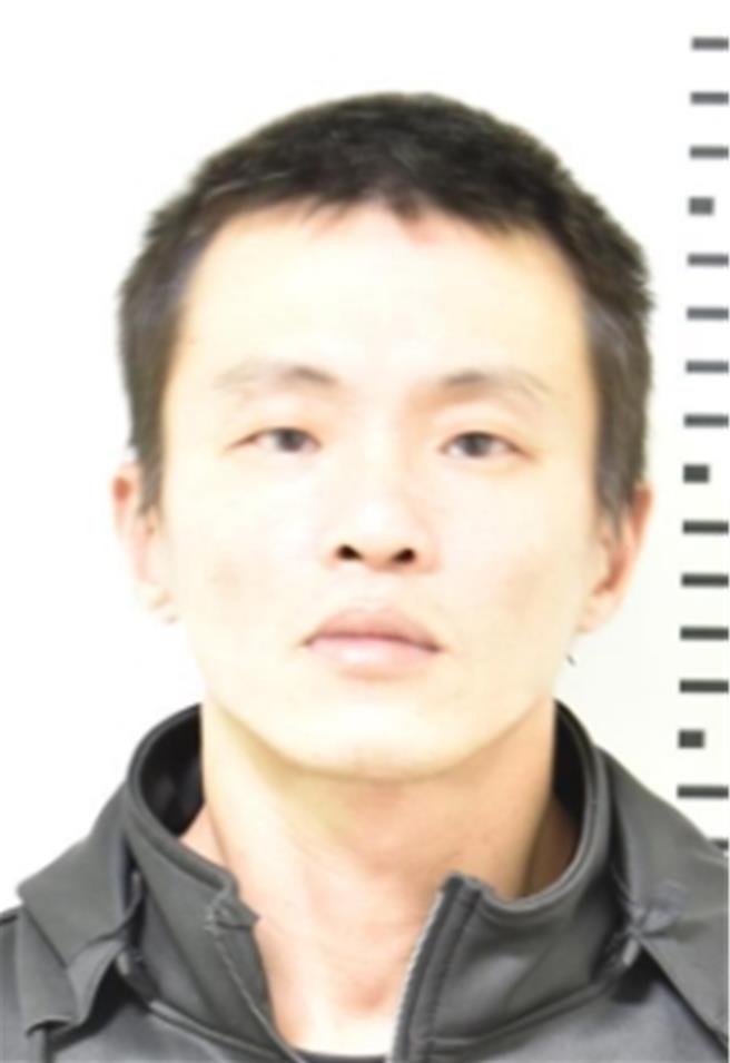 去年在万华犯下杀人未遂案件的简姓男子，19日上午自基隆市某医院逃脱，警方积极追查下落，并发布通缉，请民眾若有发现，立即通报警方。（刑事警察局提供／张志康基隆传真）