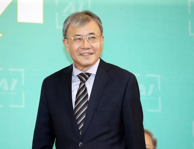 教育部长郑英耀今天上任。（本报资料照片）