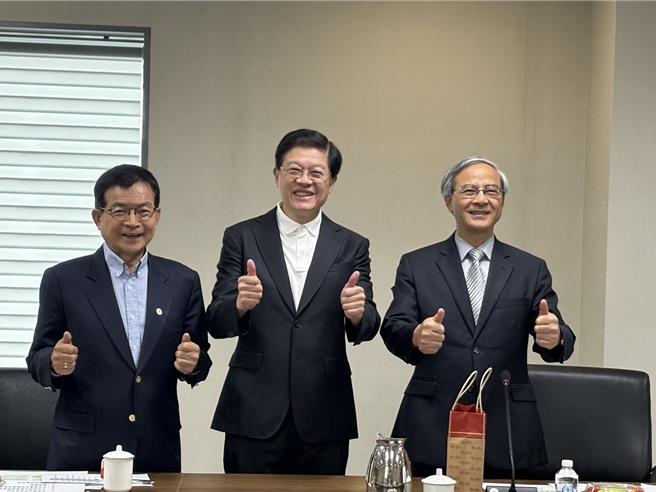 立院財委會考察財政部(圖／吳靜君攝)