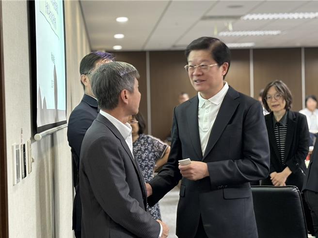 立院財委會考察財政部(圖／吳靜君攝)