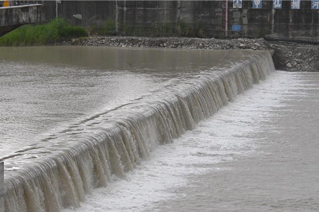 高雄将于5月25日做大区域停水，影响19万户民眾。图为高屏溪拦河堰。（本报资料照片）