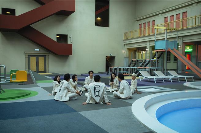 《The 8 Show》长达10个月在密闭空间拍摄。（Netflix提供）