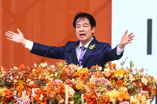 賴清德總統發表就職演說，宣示會用人唯才，建立開放政府，鼓勵大眾參與公共政策，繼續推動18歲公民權。（鄧博仁攝） 