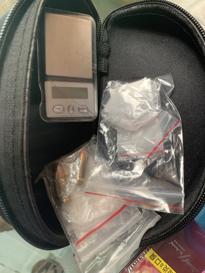 「连童带车」窃走一中商圈未熄火宾士，窃贼彰化落网。(冯惠宜翻摄)