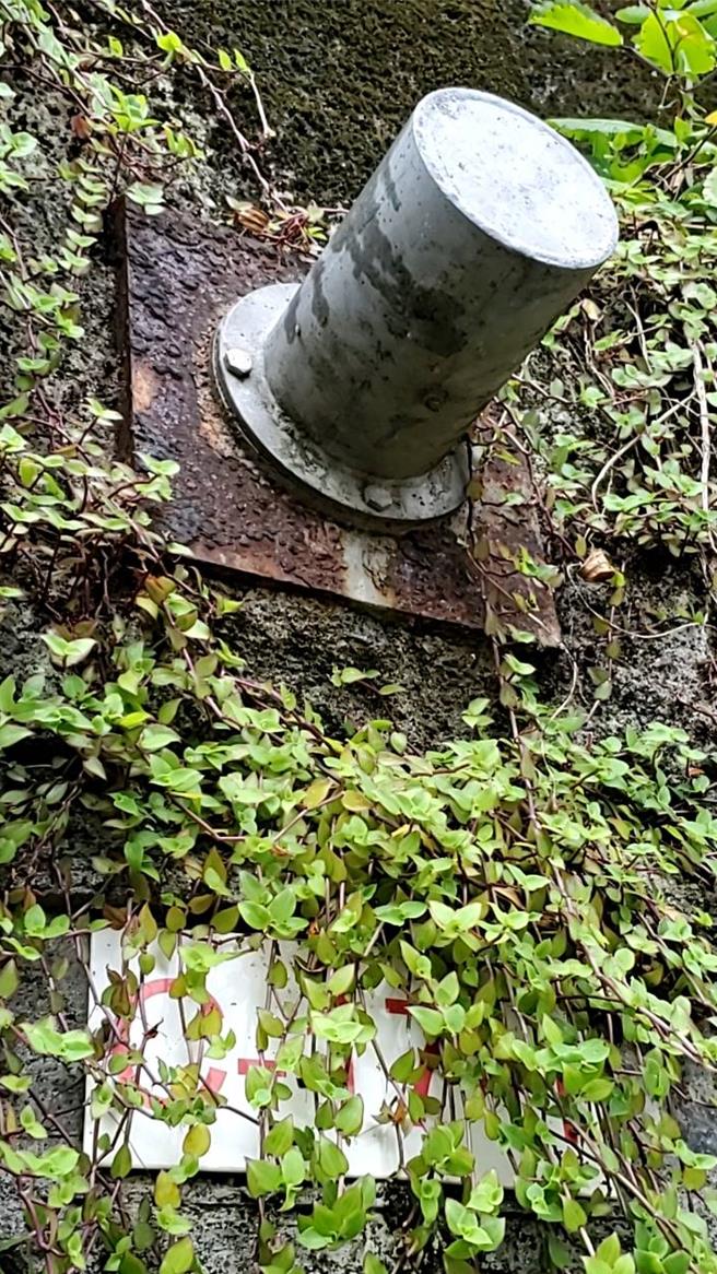 基隆市信义区深澳坑五期重划区的地锚完工日久，2022年发现数值异常，基隆市政府编列预算进行相关的补强及修復工程。（张志康摄）