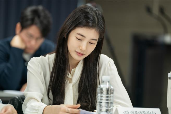 秀智等主演均出席读本会。（Netflix提供）